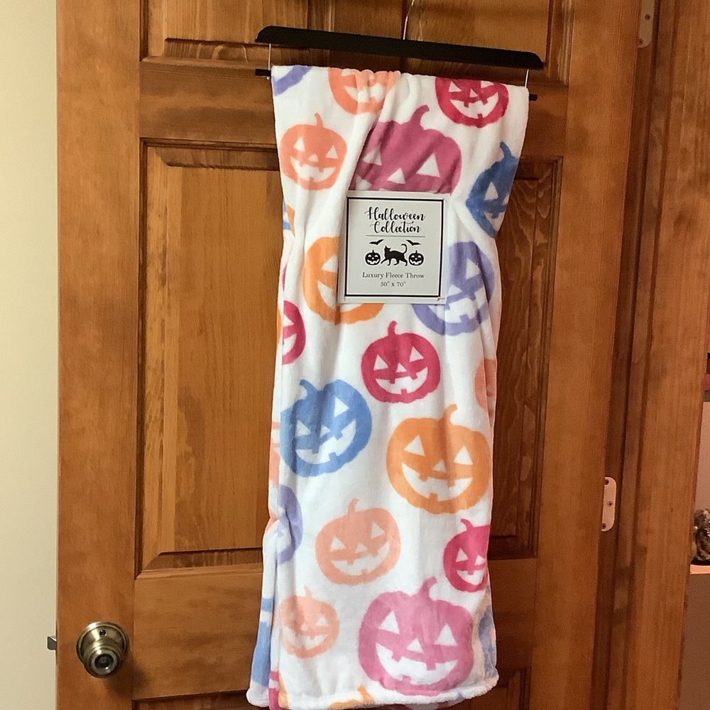 Halloween Collection Pumpkin Plush Blanket 🎃